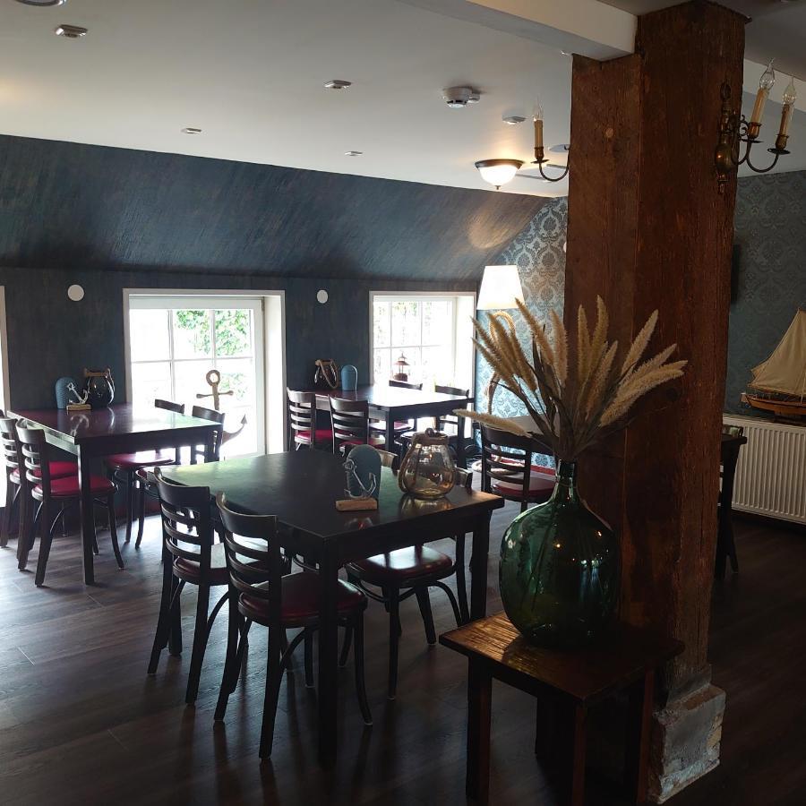 De Cyprian Couette-café 2*
